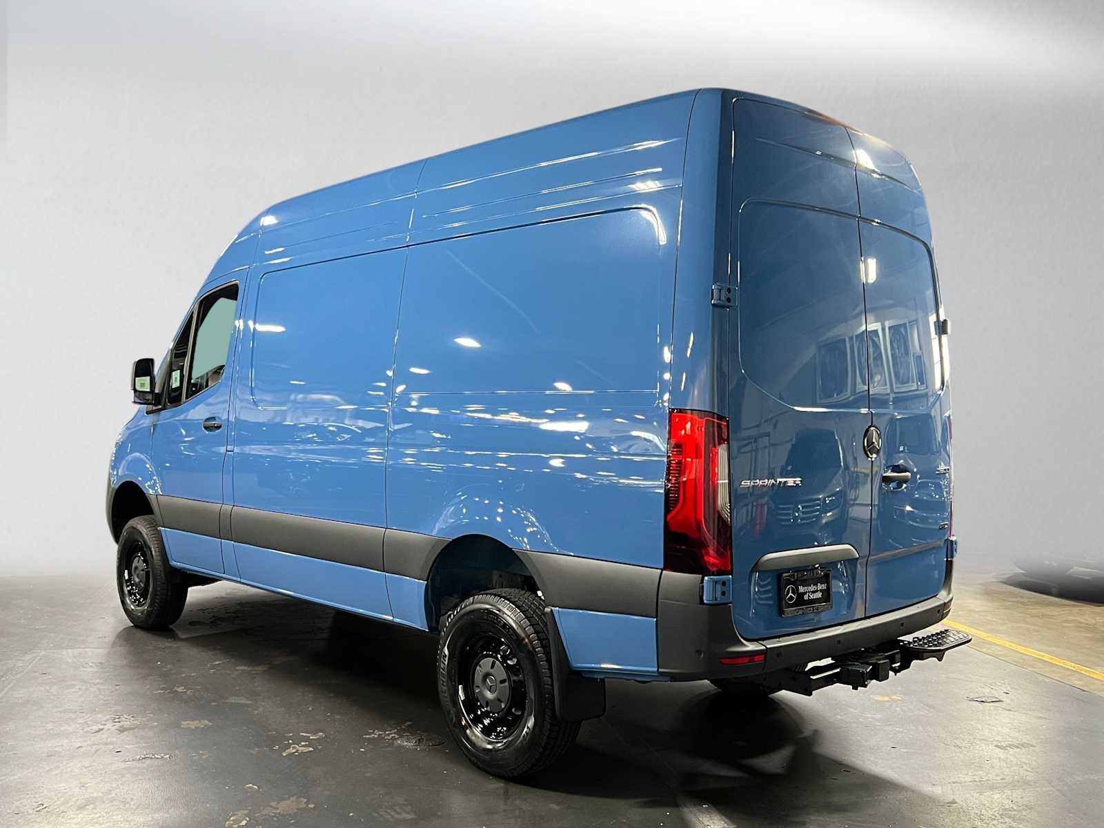 2027 Mercedes-Benz Sprinter Cargo 2500 Standard Roof I4 Diesel HO 144 AWD