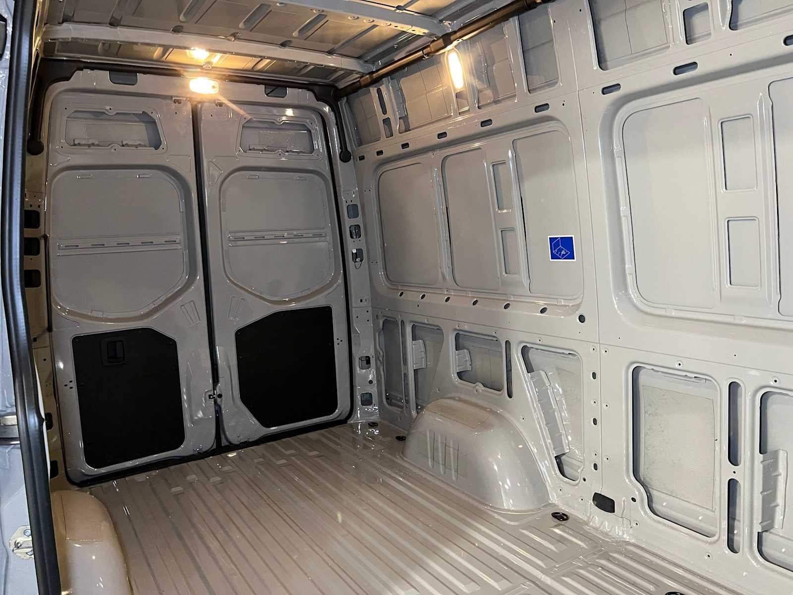 2026 Mercedes-Benz Sprinter 2500 Standard Roof I4 Diesel HO 144 AWD
