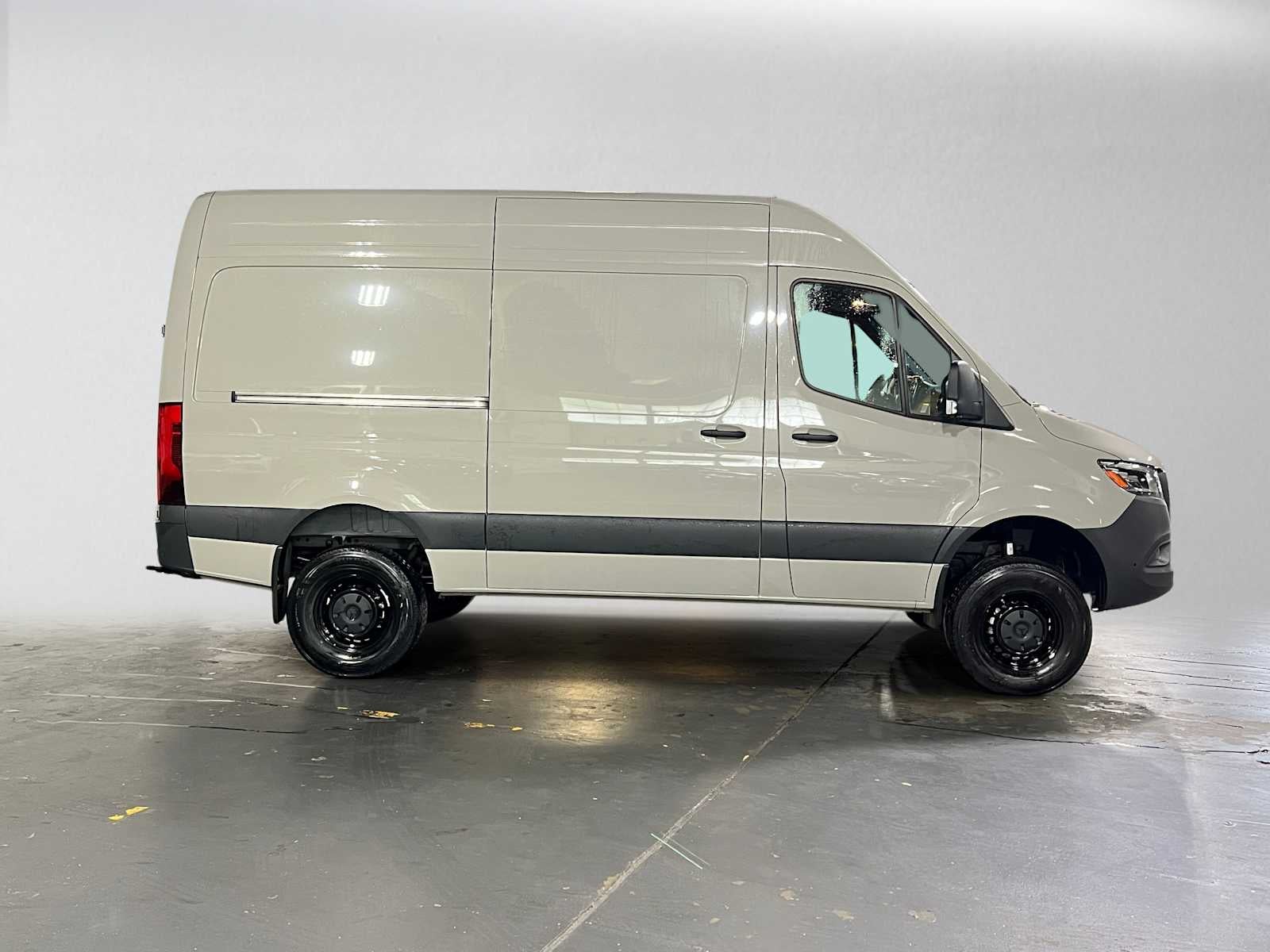 2026 Mercedes-Benz Sprinter 2500 Standard Roof I4 Diesel HO 144 AWD