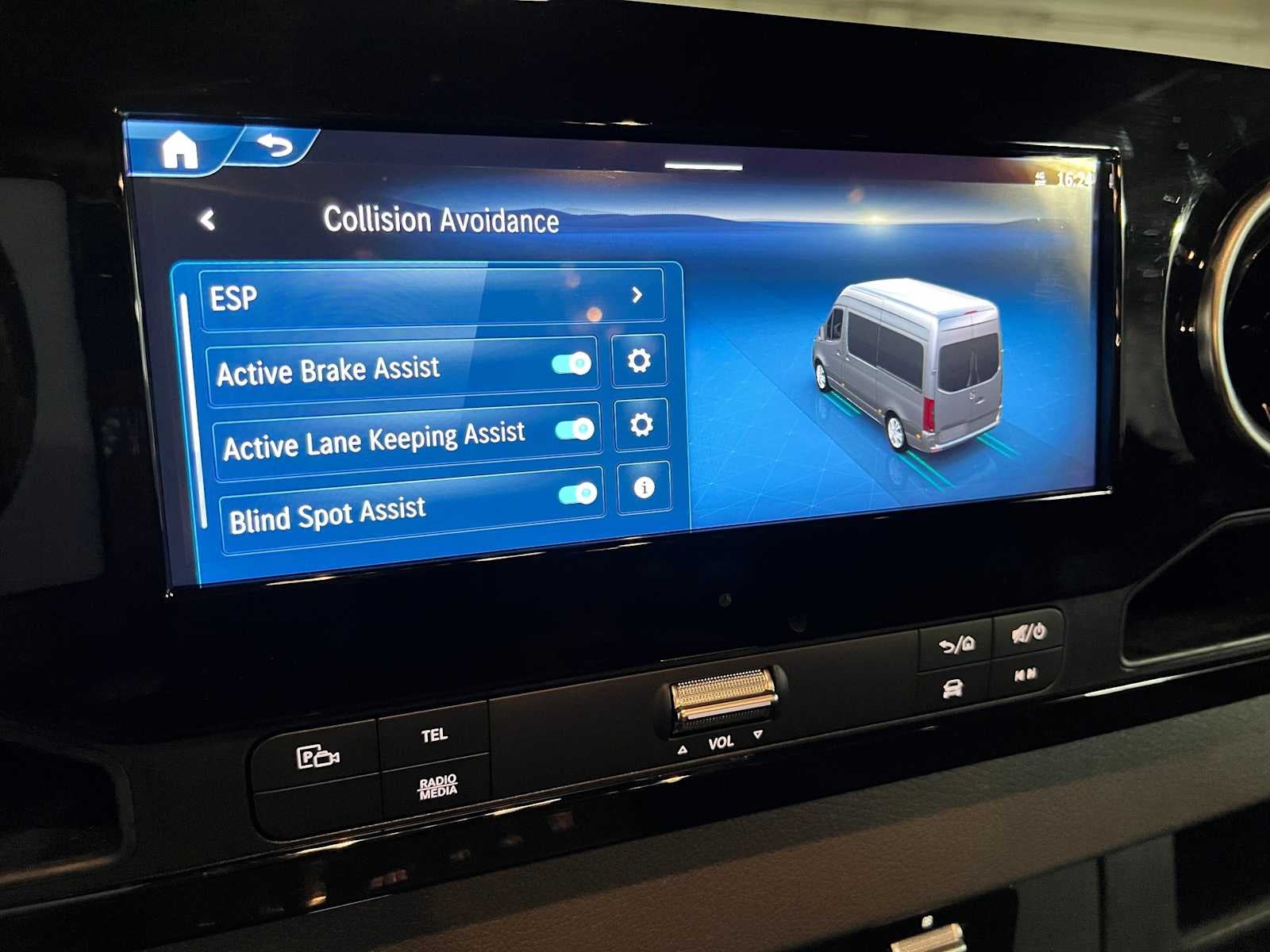 2026 Mercedes-Benz Sprinter 2500 Standard Roof I4 Diesel HO 144 AWD