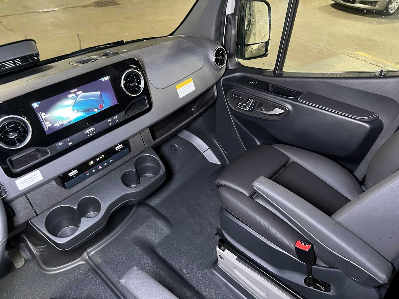 2026 Mercedes-Benz Sprinter 2500 Standard Roof I4 Diesel HO 144 AWD