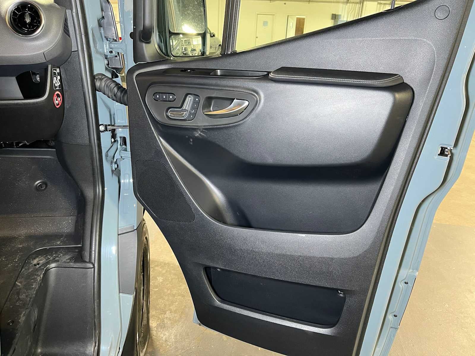 2026 Mercedes-Benz Sprinter 2500 Standard Roof I4 Diesel HO 144 AWD