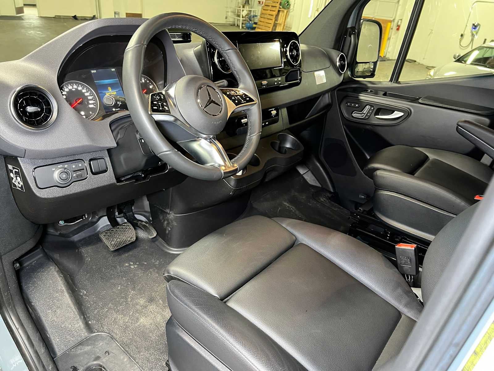 2026 Mercedes-Benz Sprinter 2500 Standard Roof I4 Diesel HO 144 AWD