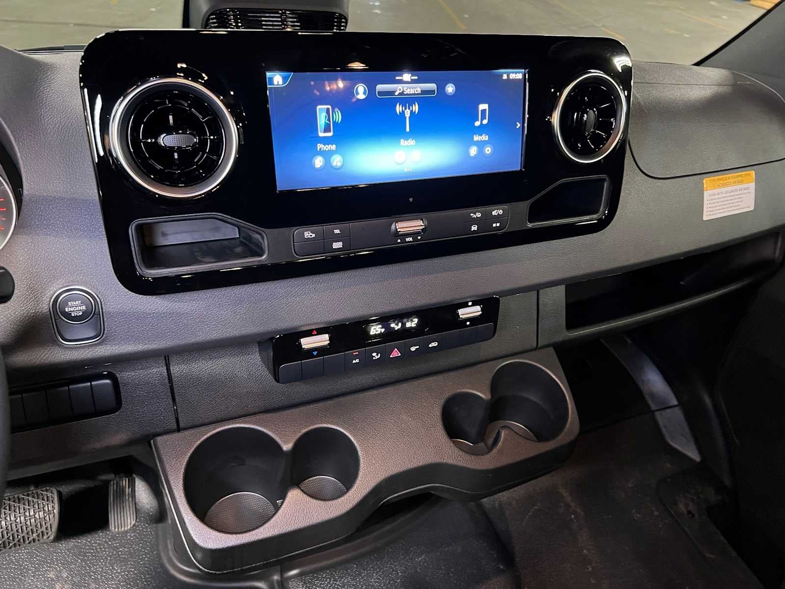2026 Mercedes-Benz Sprinter 2500 Standard Roof I4 Diesel HO 144 AWD