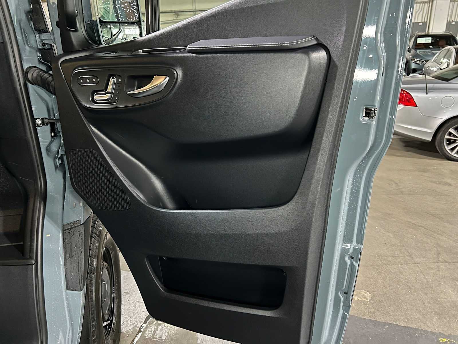 2026 Mercedes-Benz Sprinter 2500 Standard Roof I4 Diesel HO 144 AWD