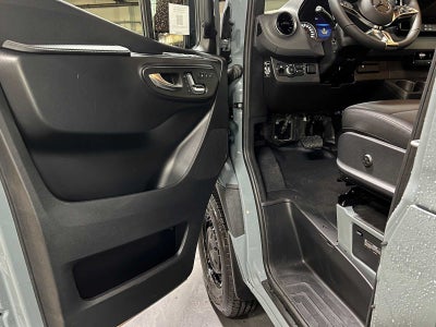 2026 Mercedes-Benz Sprinter 2500 Standard Roof I4 Diesel HO 144 AWD