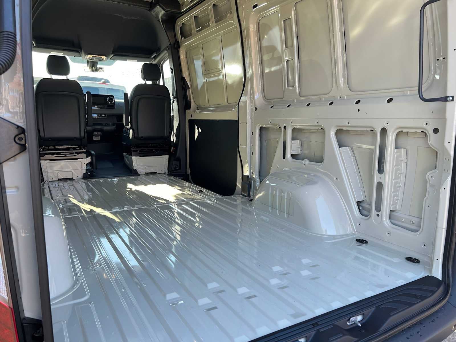 2027 Mercedes-Benz Sprinter Cargo 2500 Standard Roof I4 Diesel HO 144 AWD