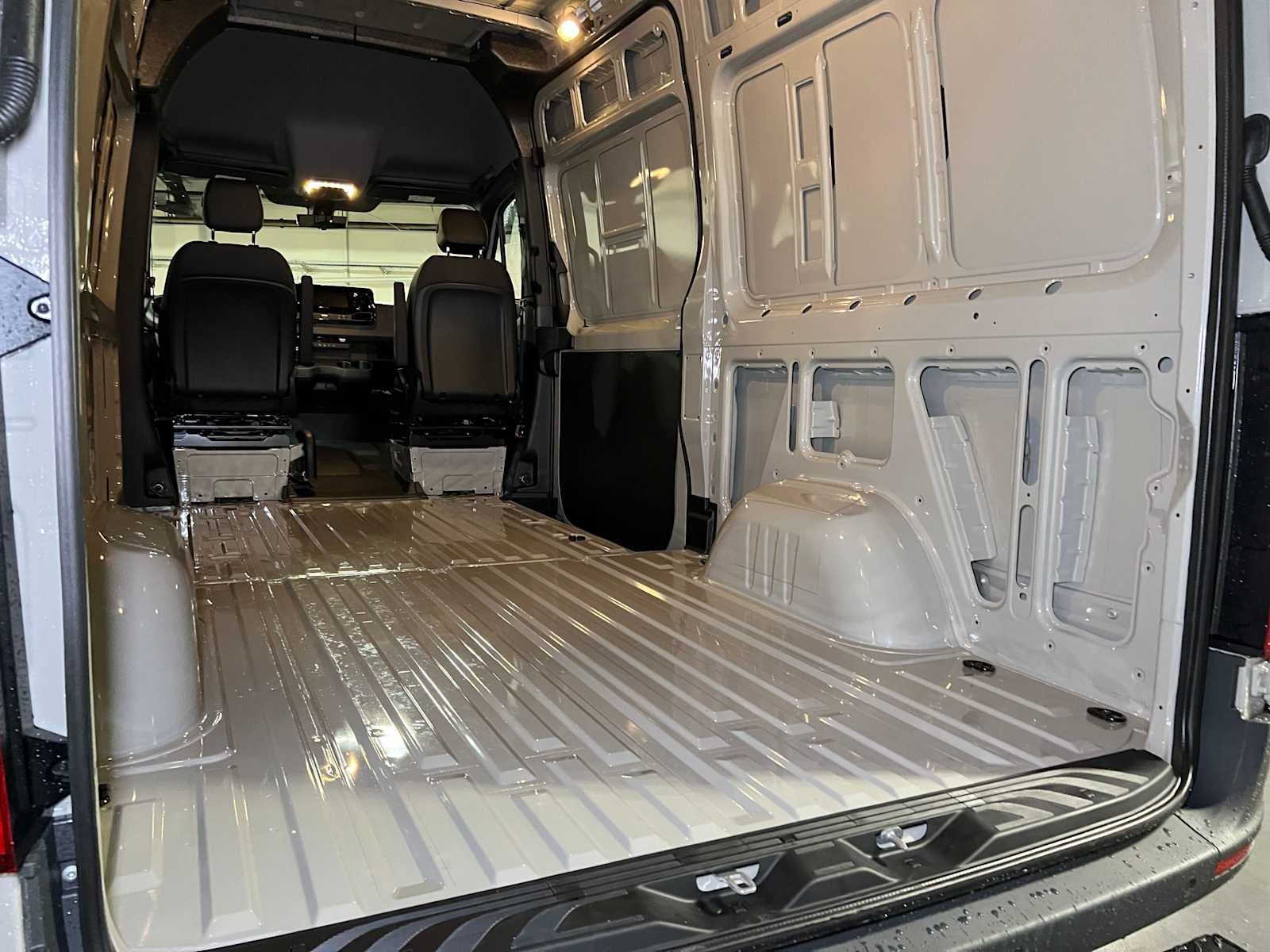 2027 Mercedes-Benz Sprinter Cargo 2500 Standard Roof I4 Diesel HO 144 AWD