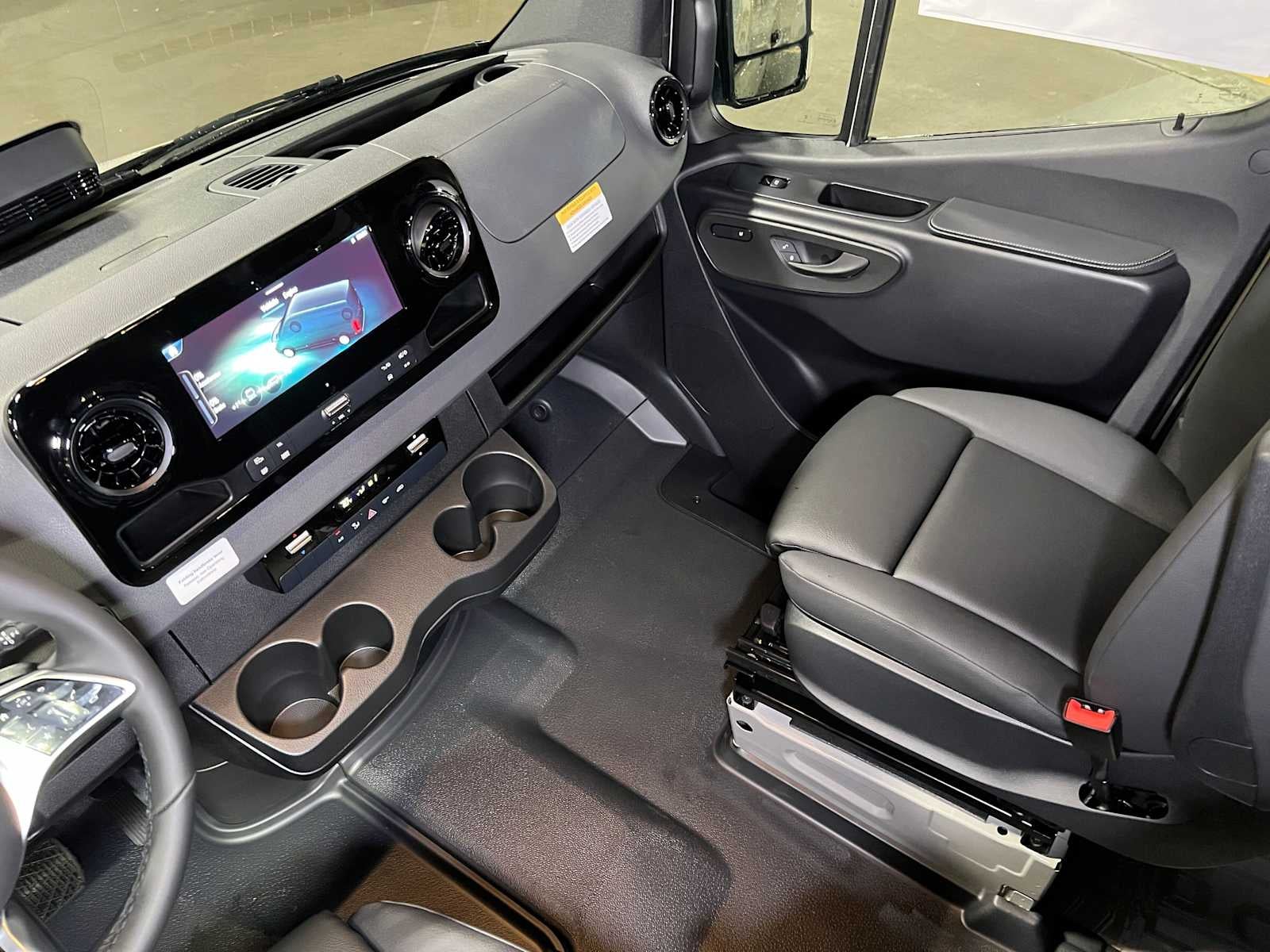 2027 Mercedes-Benz Sprinter Cargo 2500 Standard Roof I4 Diesel HO 144 AWD