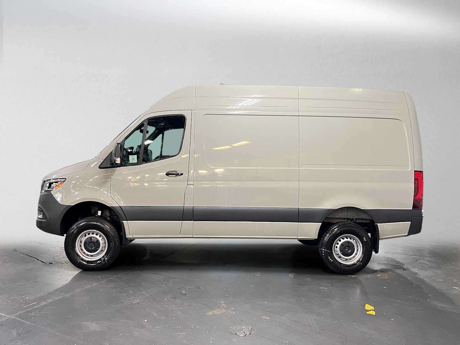2027 Mercedes-Benz Sprinter Cargo 2500 Standard Roof I4 Diesel HO 144 AWD