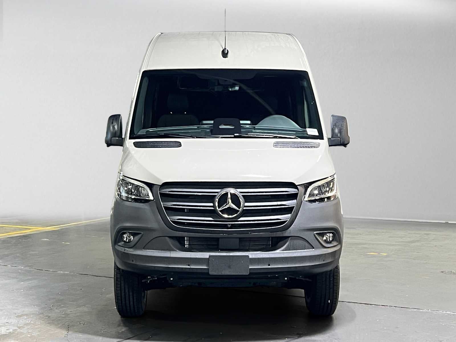 2027 Mercedes-Benz Sprinter Cargo 2500 Standard Roof I4 Diesel HO 144 AWD