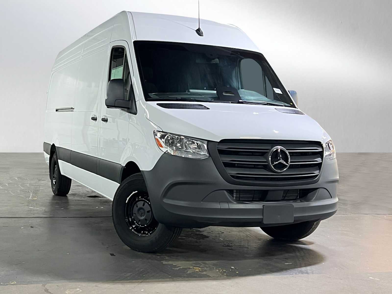 2025 Mercedes-Benz Sprinter 2500 170 WB HO High Roof's photo