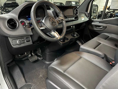 2026 Mercedes-Benz Sprinter 2500 High Roof I4 Diesel HO 170 RWD