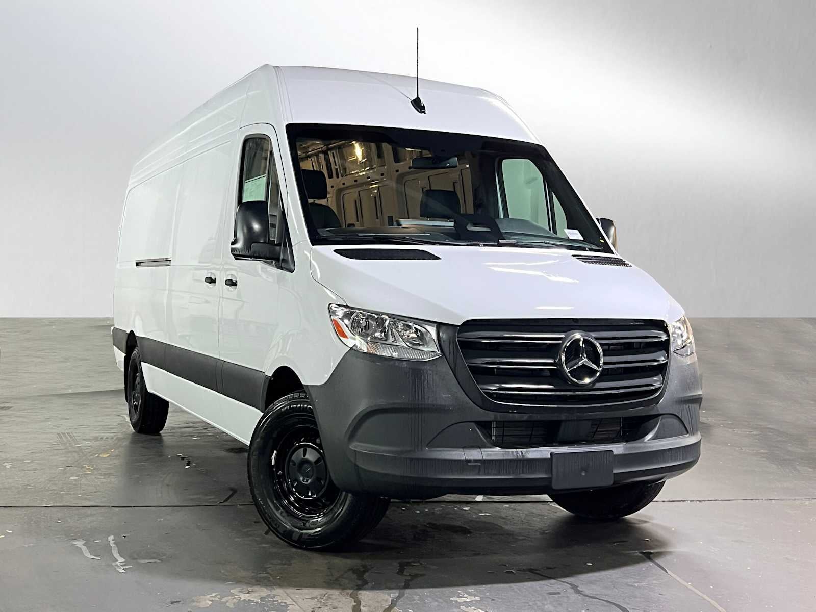 2025 Mercedes-Benz Sprinter 2500 170 WB HO High Roof's photo