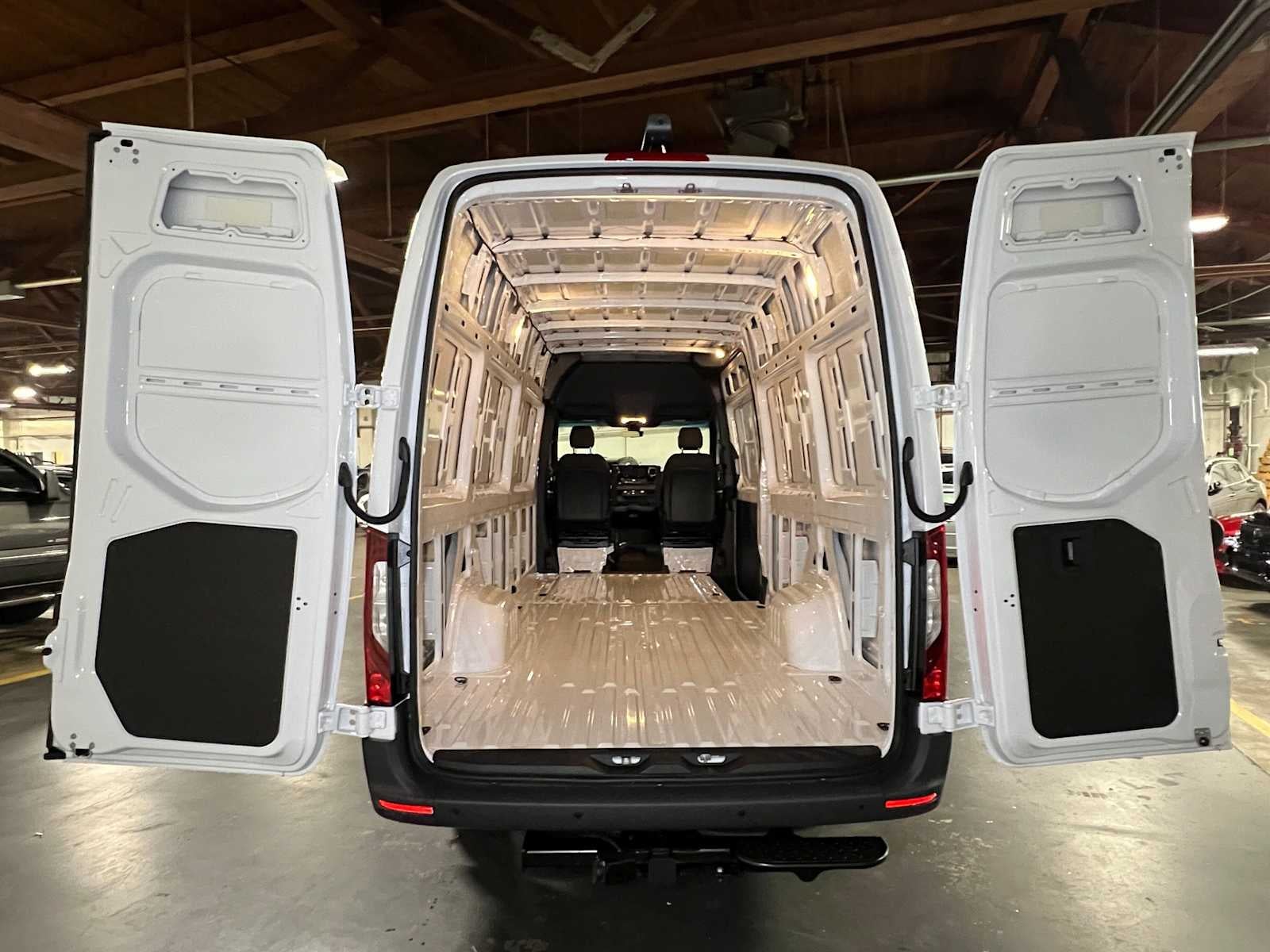 2026 Mercedes-Benz Sprinter 2500 High Roof I4 Diesel HO 170 AWD