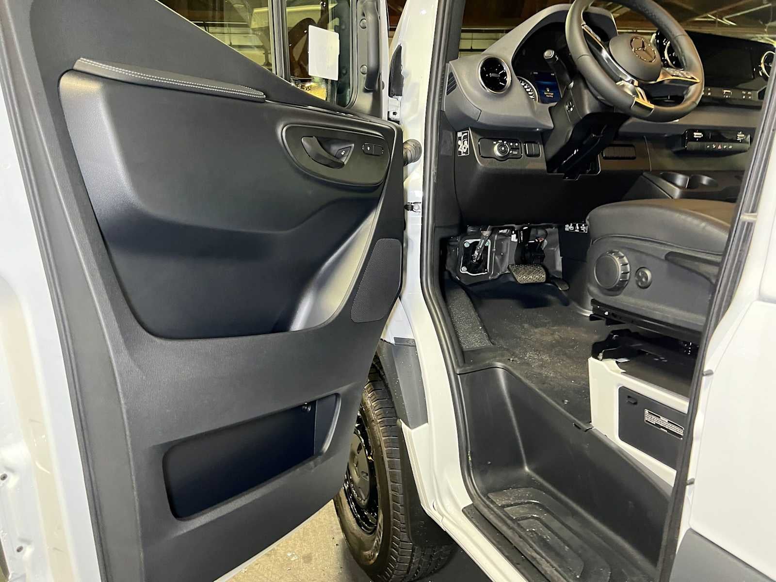 2026 Mercedes-Benz Sprinter 2500 High Roof I4 Diesel HO 170 AWD