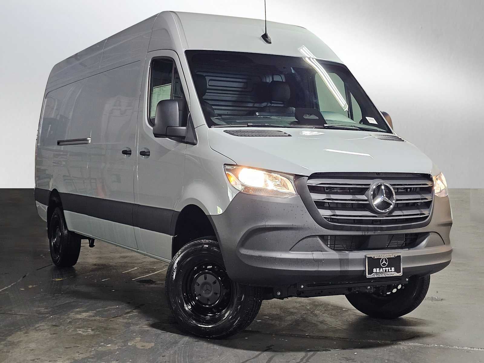 2025 Mercedes-Benz Sprinter 2500 170 WB HO High Roof 4x4's photo