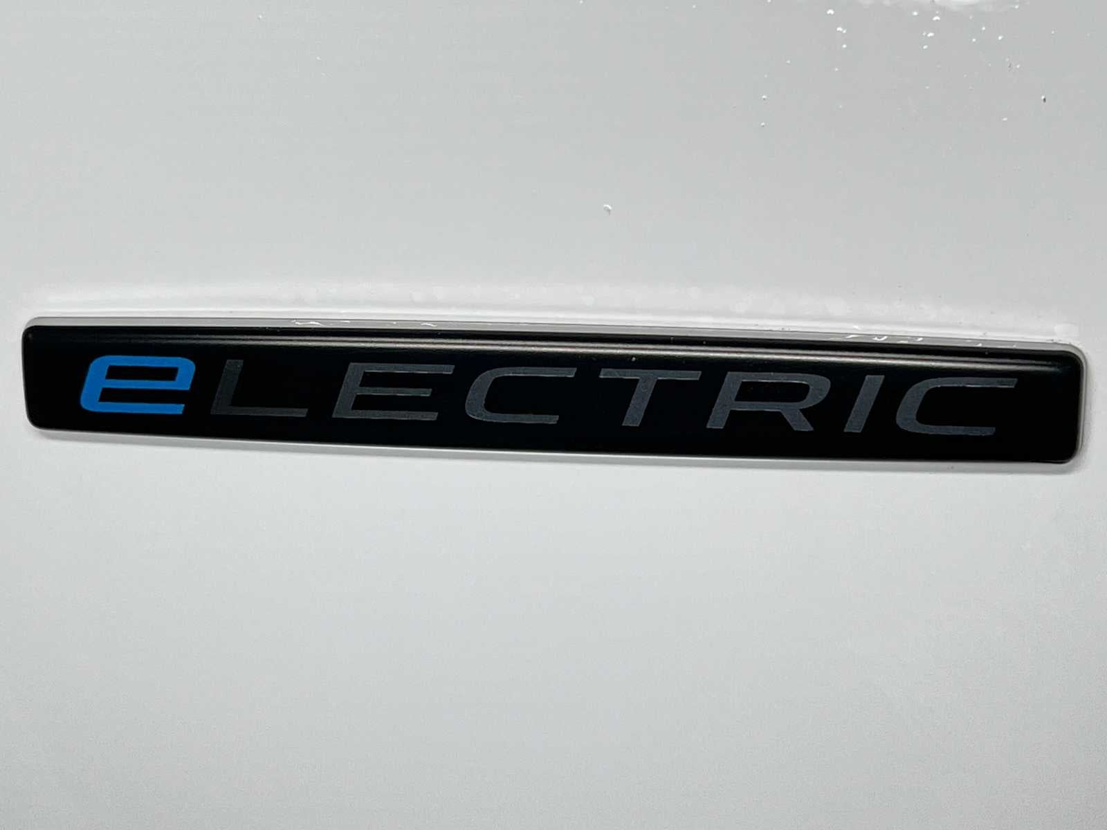 2025 Mercedes-Benz eSprinter Cargo Van 2500 Standard Roof HO 144 RWD