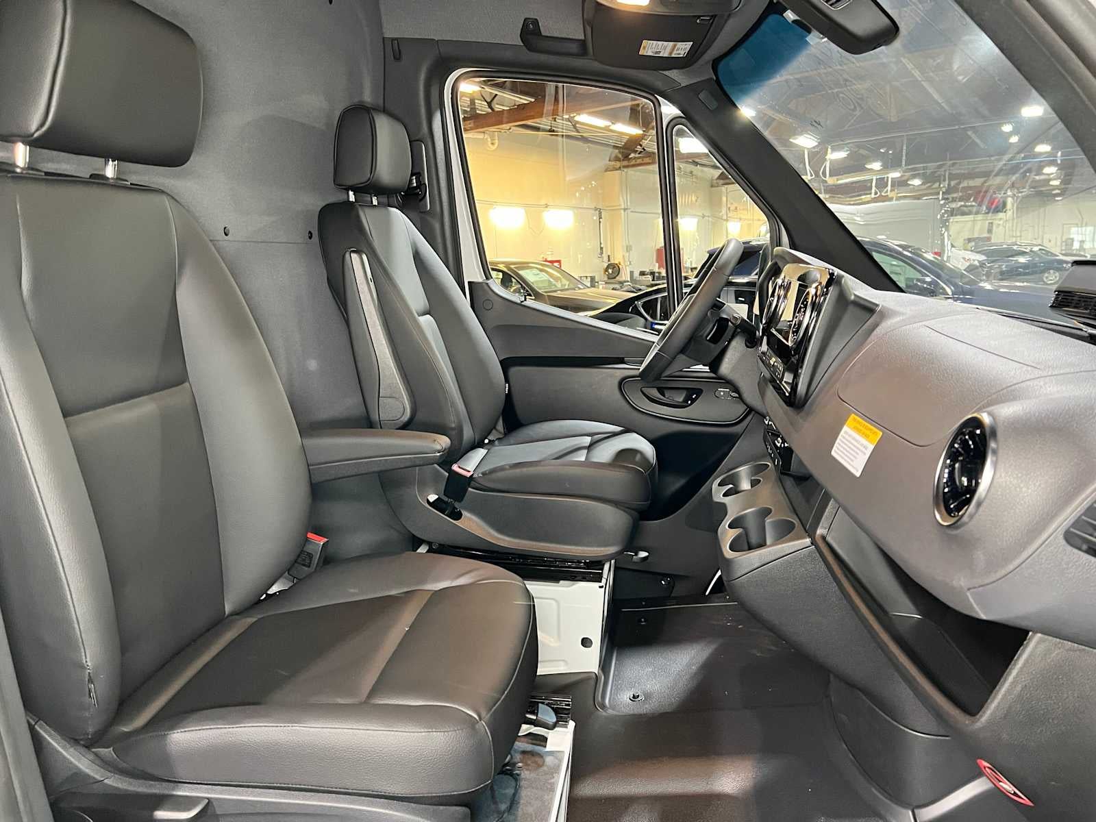 2025 Mercedes-Benz eSprinter Cargo Van 2500 High Roof HO 170 RWD