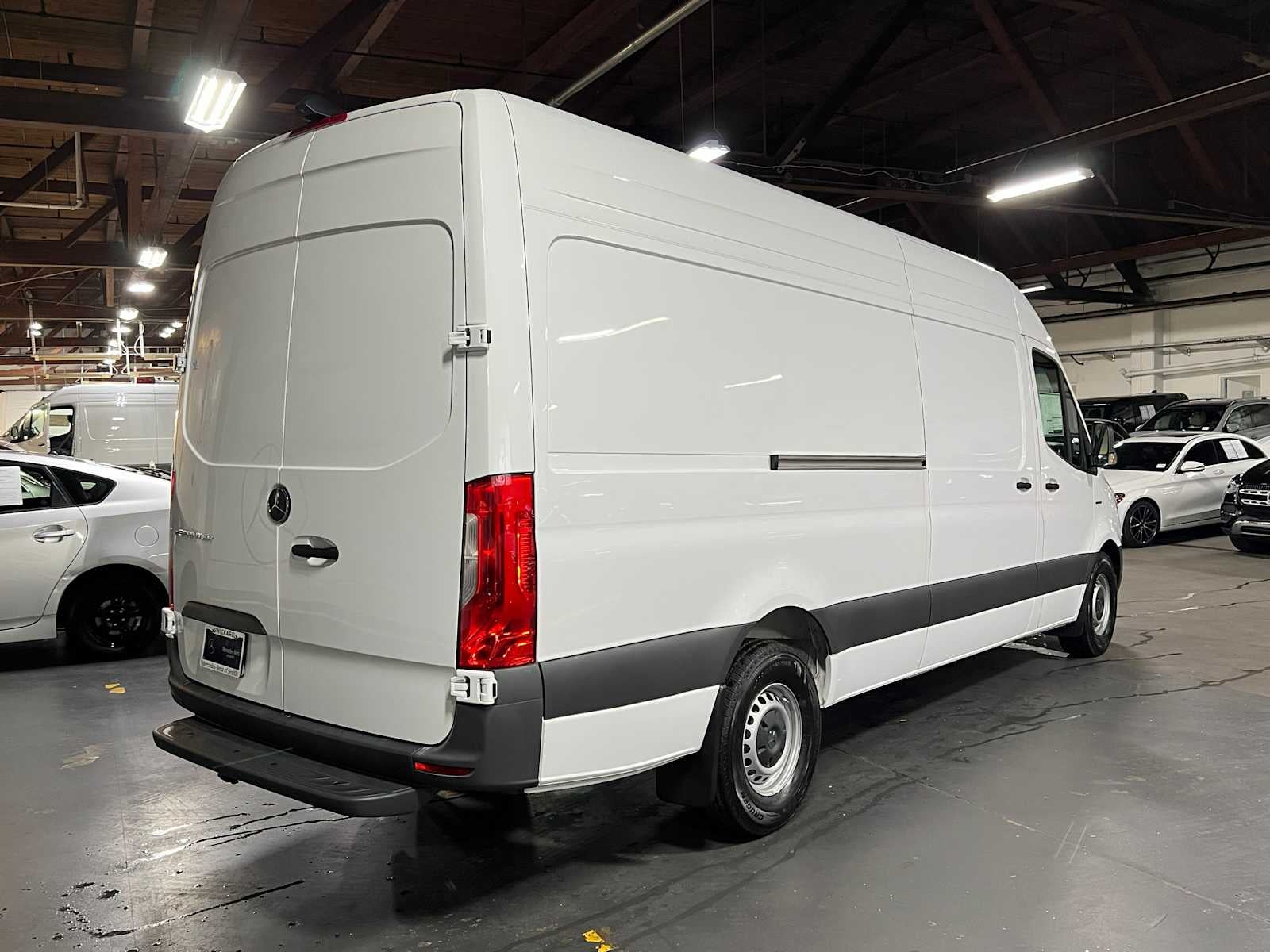 2025 Mercedes-Benz eSprinter Cargo Van 2500 High Roof HO 170 RWD