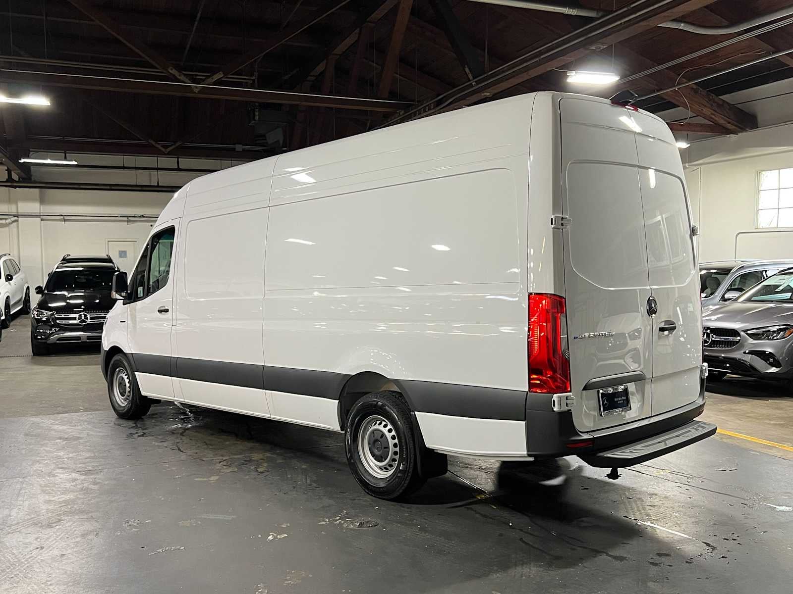 2025 Mercedes-Benz eSprinter Cargo Van 2500 High Roof HO 170 RWD