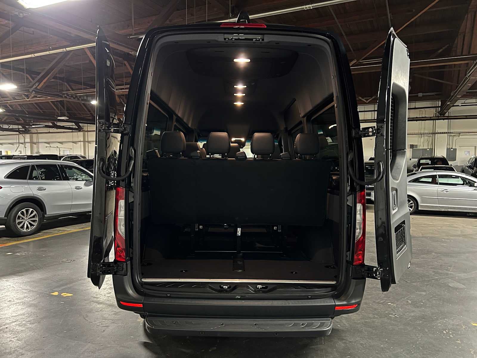 2022 Mercedes-Benz Sprinter Passenger Van 2500 Standard Roof V6 144 RWD