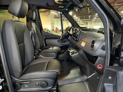 2025 Mercedes-Benz Sprinter Passenger Van 2500 Standard Roof I4 Diesel 144" RWD