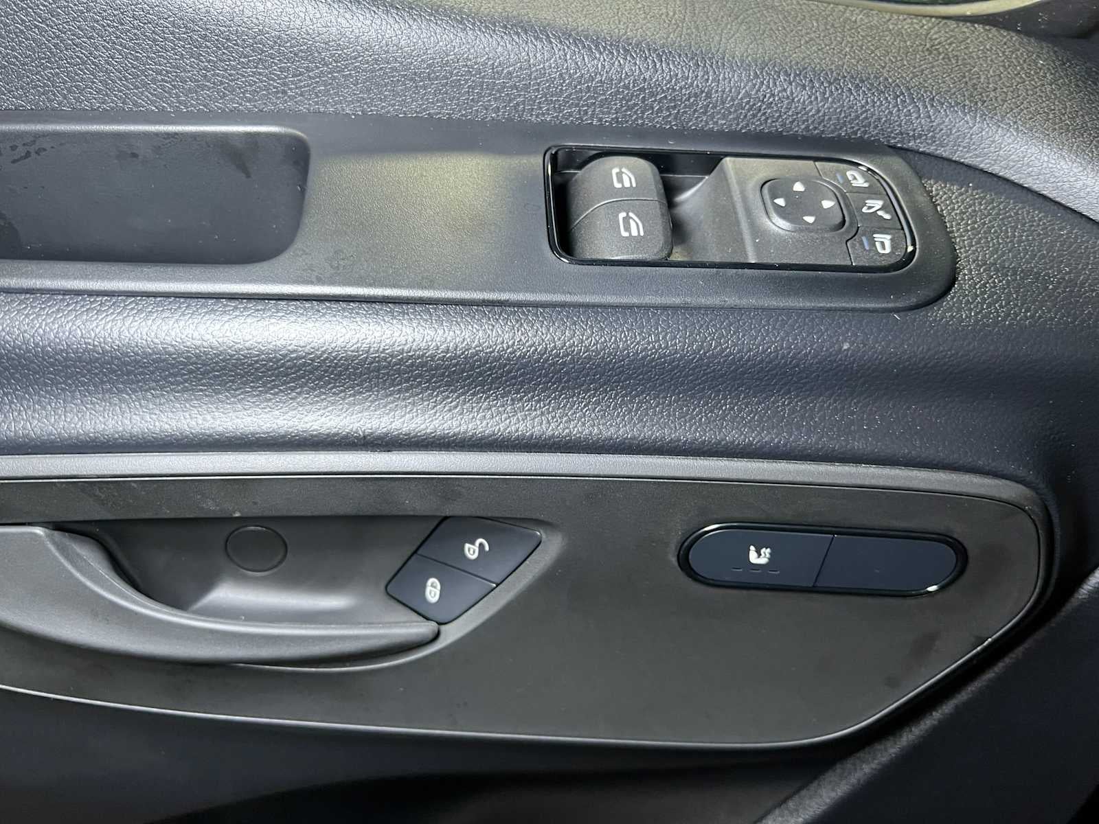 2025 Mercedes-Benz Sprinter Passenger Van 2500 Standard Roof I4 Diesel 144" RWD