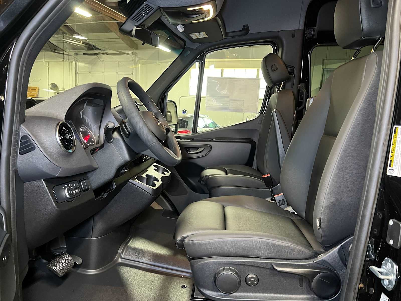 2025 Mercedes-Benz Sprinter Passenger Van 2500 Standard Roof I4 Diesel 144" RWD