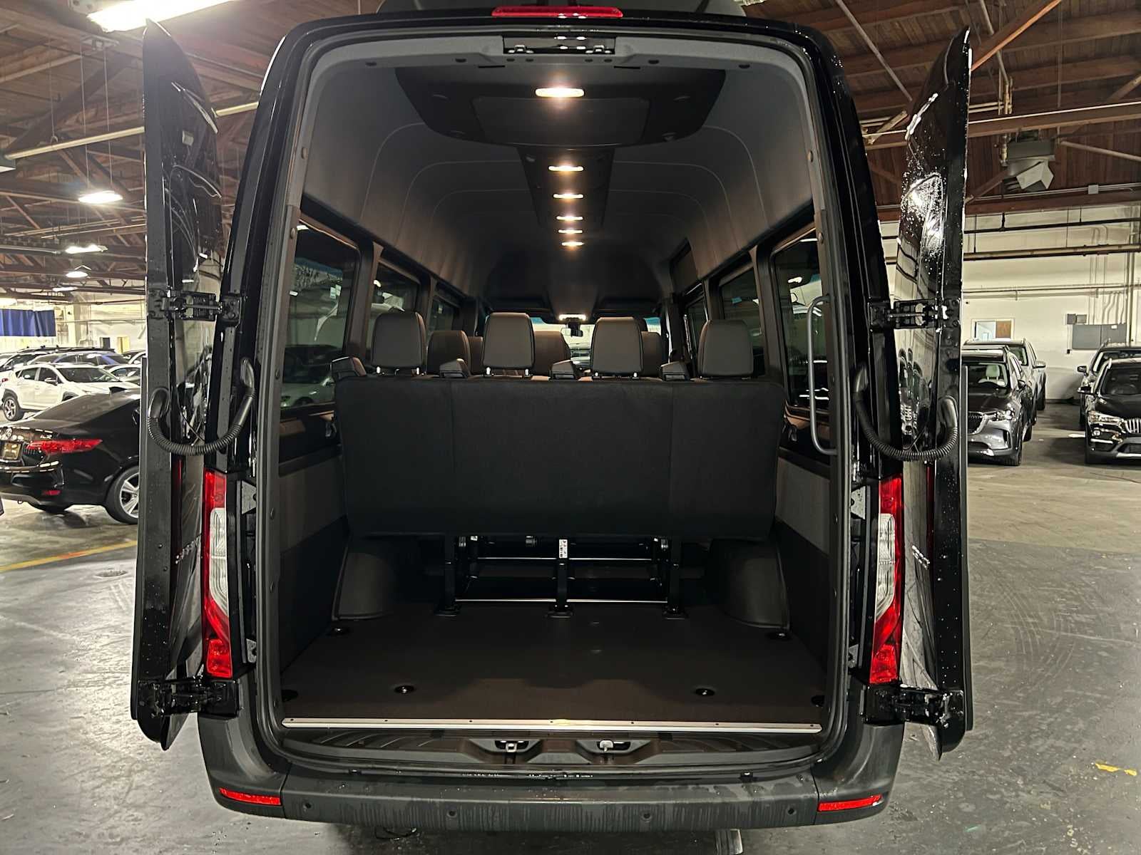 2025 Mercedes-Benz Sprinter Passenger Van 2500 High Roof I4 Diesel 170 RWD