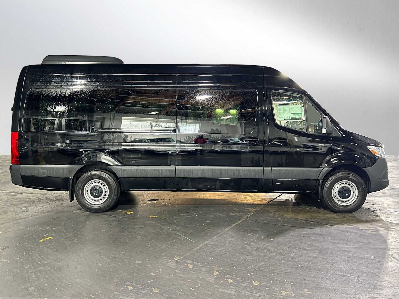 2025 Mercedes-Benz Sprinter Passenger Van 2500 High Roof I4 Diesel 170 RWD