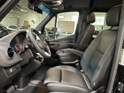 2025 Mercedes-Benz Sprinter Passenger Van 2500 High Roof I4 Diesel 170 RWD