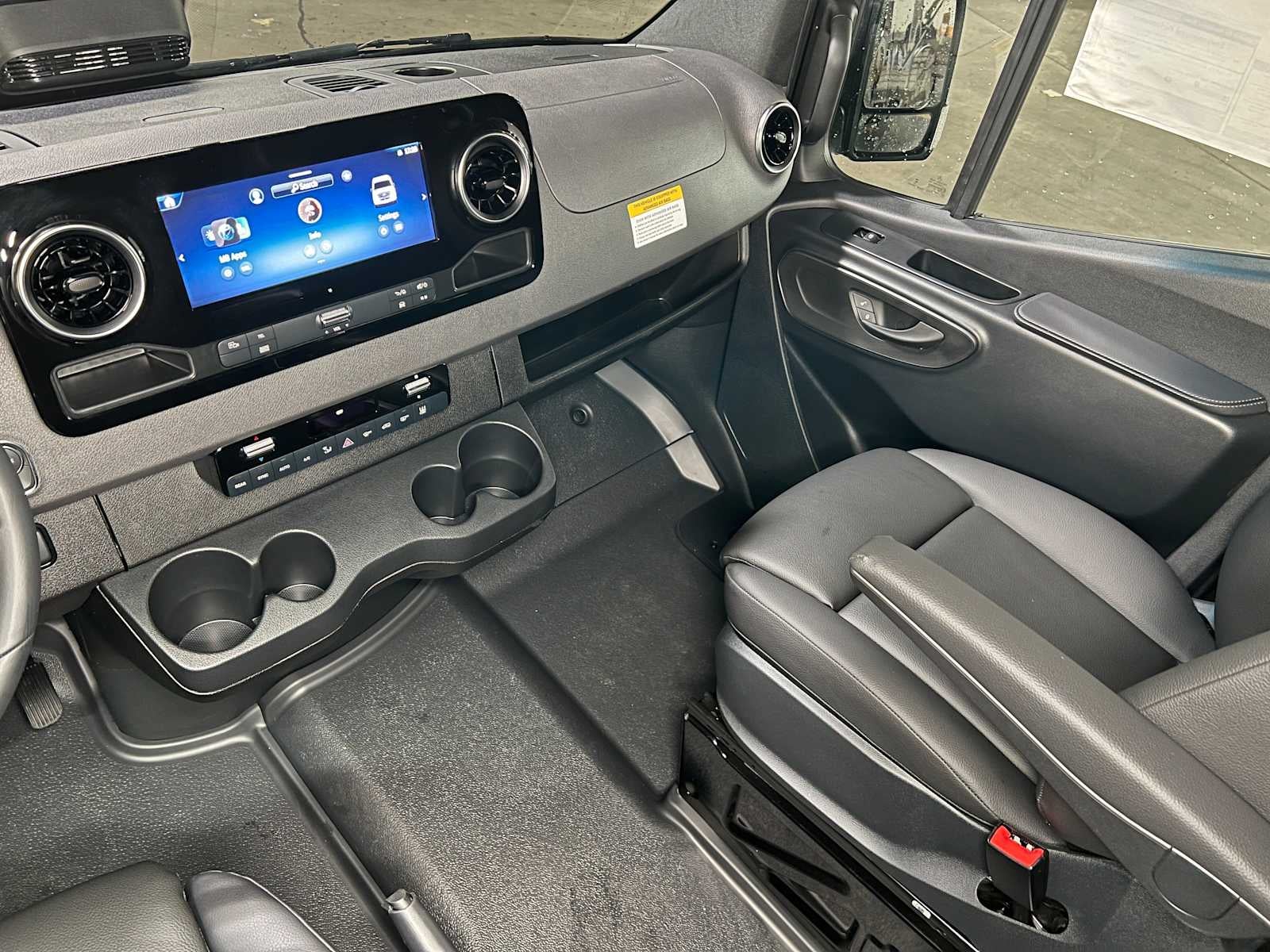2025 Mercedes-Benz Sprinter Passenger Van 2500 High Roof I4 Diesel 170 RWD