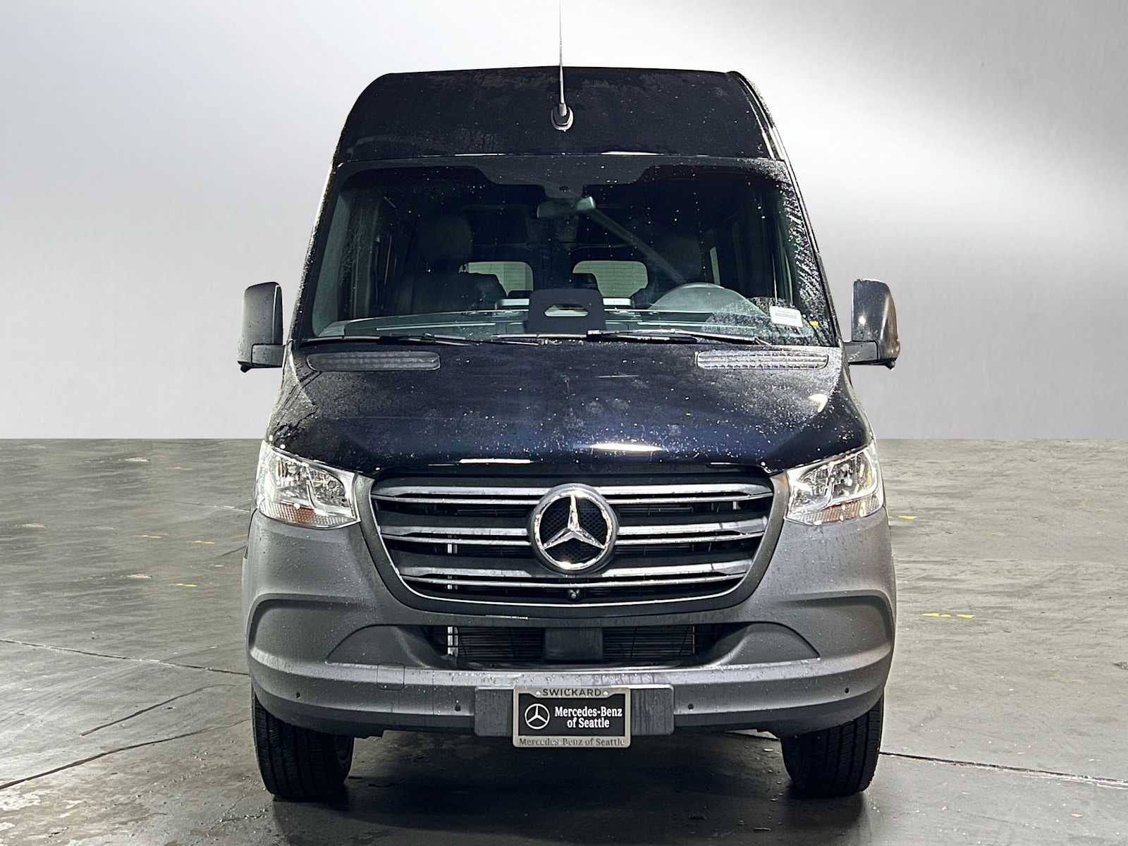 2025 Mercedes-Benz Sprinter Passenger Van 2500 High Roof I4 Diesel 170 RWD
