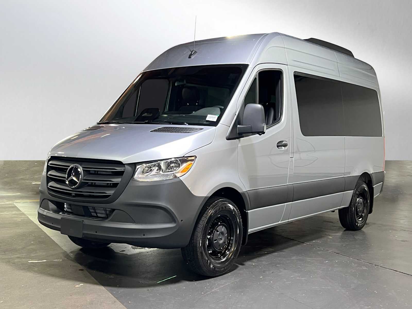 2025 Mercedes-Benz Sprinter Passenger Van 2500 Standard Roof I4 Diesel HO 144" RWD