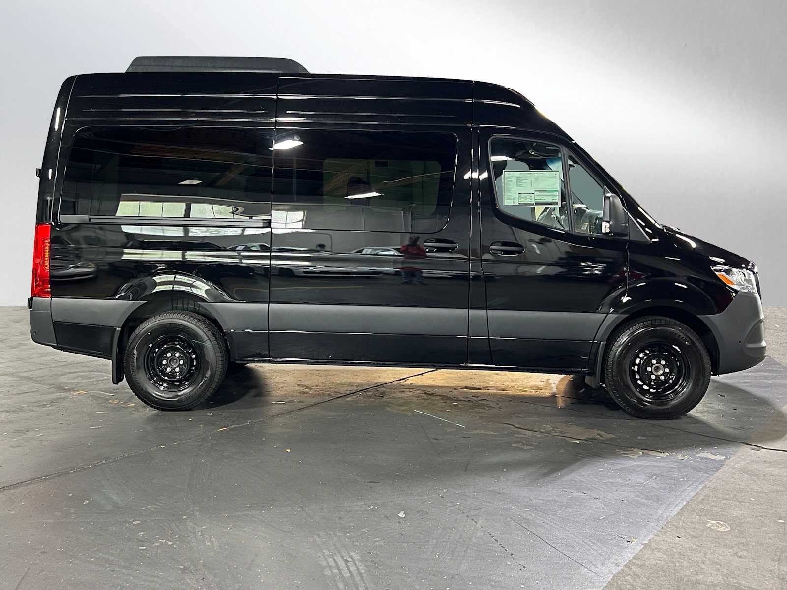 2025 Mercedes-Benz Sprinter Passenger Van 2500 Standard Roof I4 Diesel HO 144" RWD