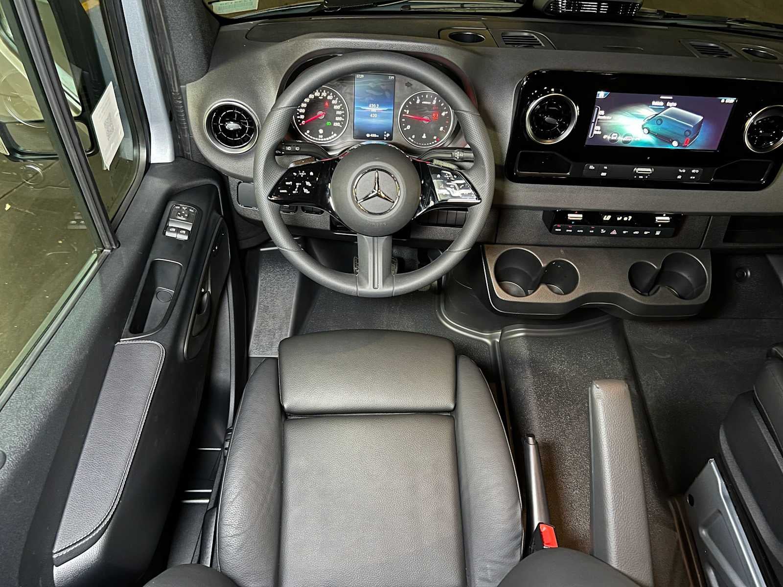 2025 Mercedes-Benz Sprinter Passenger Van 2500 Standard Roof I4 Diesel HO 144 RWD