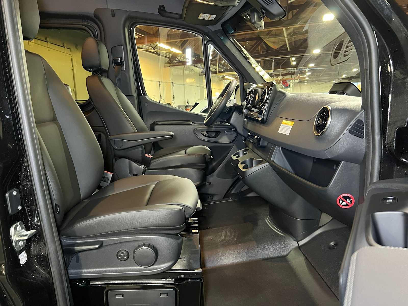 2025 Mercedes-Benz Sprinter Passenger Van 2500 Standard Roof I4 Diesel HO 144" RWD