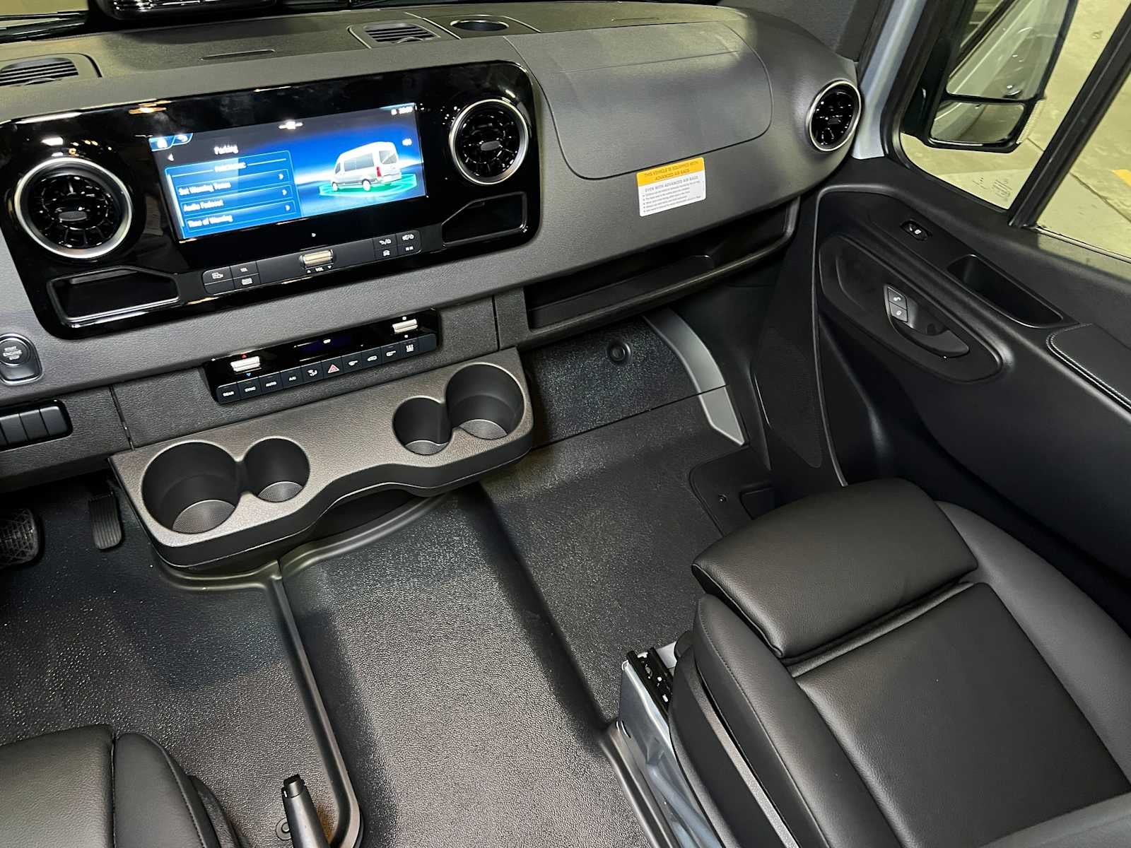 2025 Mercedes-Benz Sprinter Passenger Van 2500 Standard Roof I4 Diesel HO 144" RWD