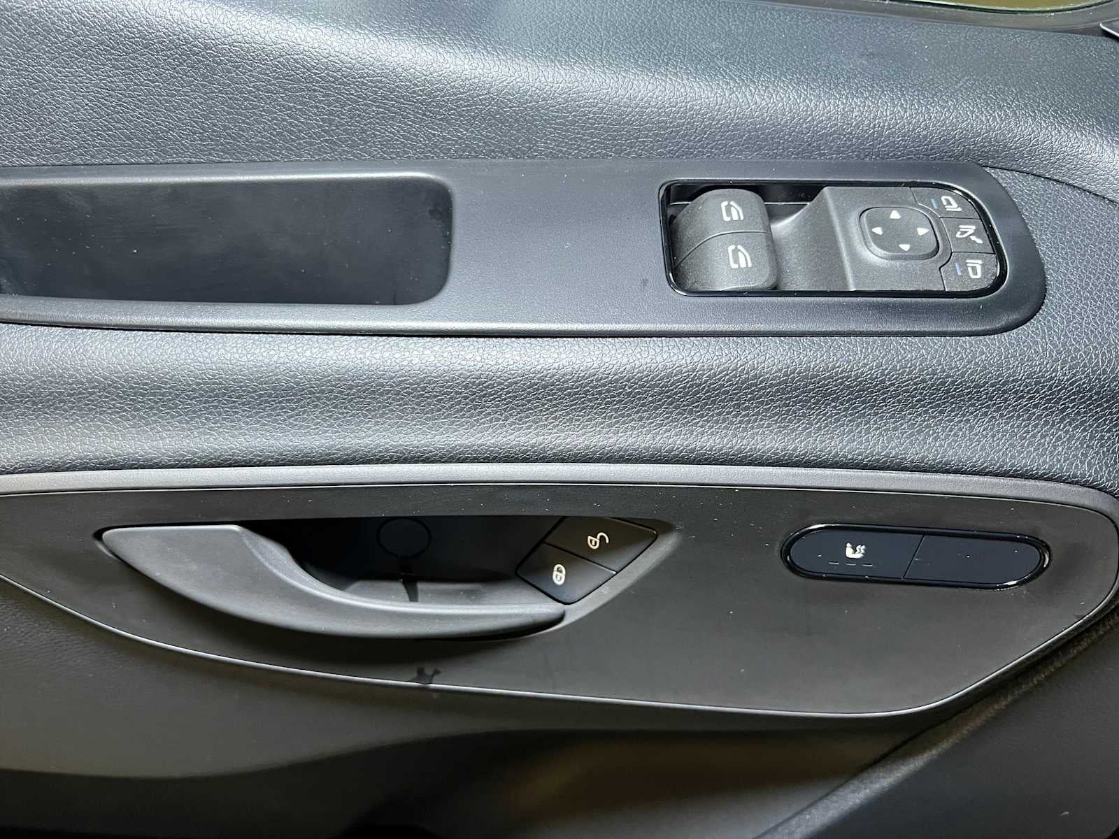 2025 Mercedes-Benz Sprinter Passenger Van 2500 Standard Roof I4 Diesel HO 144" RWD