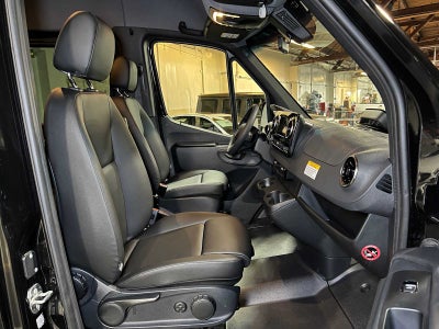 2025 Mercedes-Benz Sprinter Passenger Van 2500 Standard Roof I4 Diesel HO 144" RWD