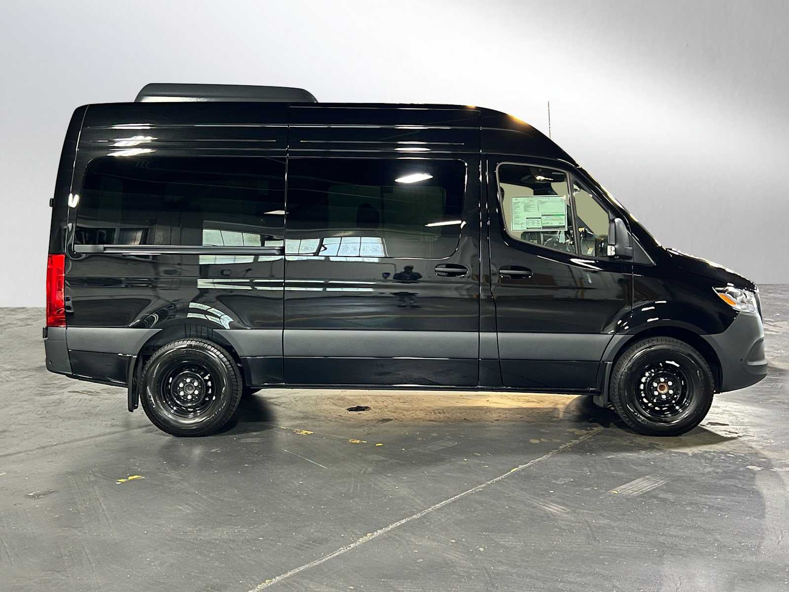 2025 Mercedes-Benz Sprinter Passenger Van 2500 Standard Roof I4 Diesel HO 144" RWD