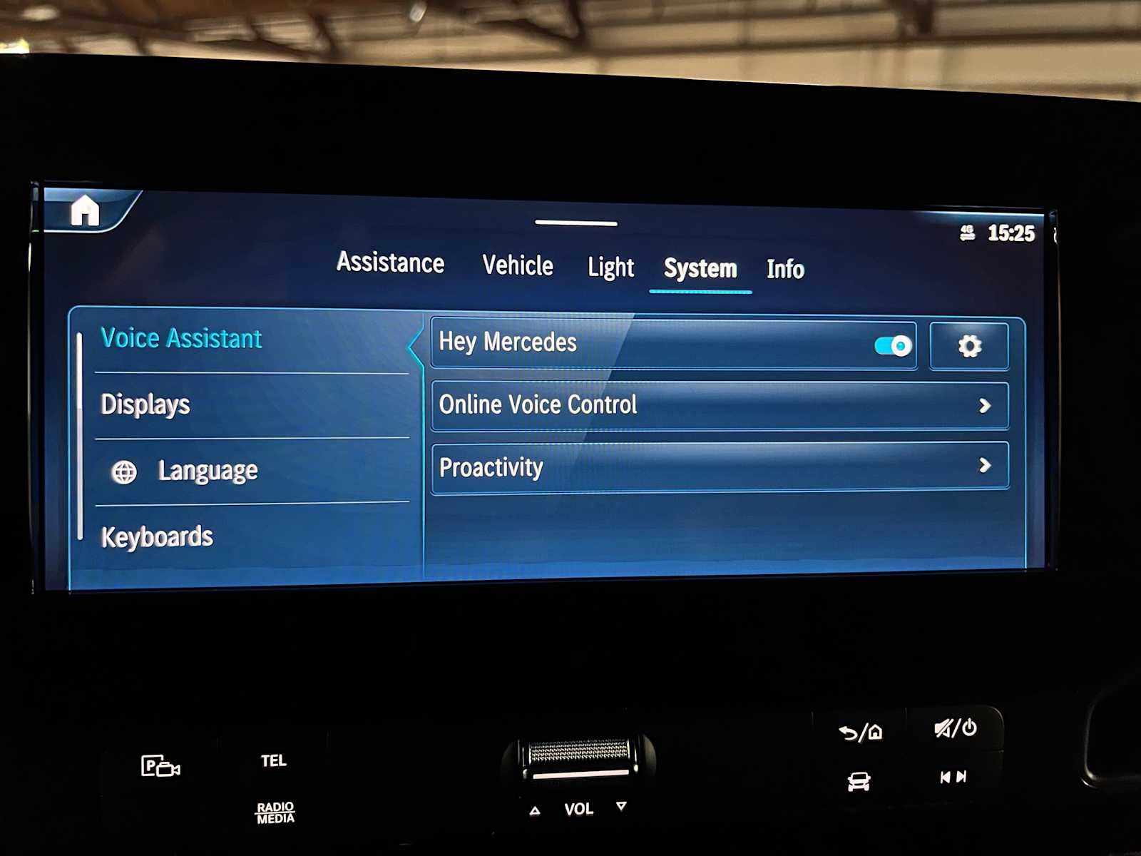 2025 Mercedes-Benz Sprinter Passenger Van 2500 Standard Roof I4 Diesel HO 144" RWD