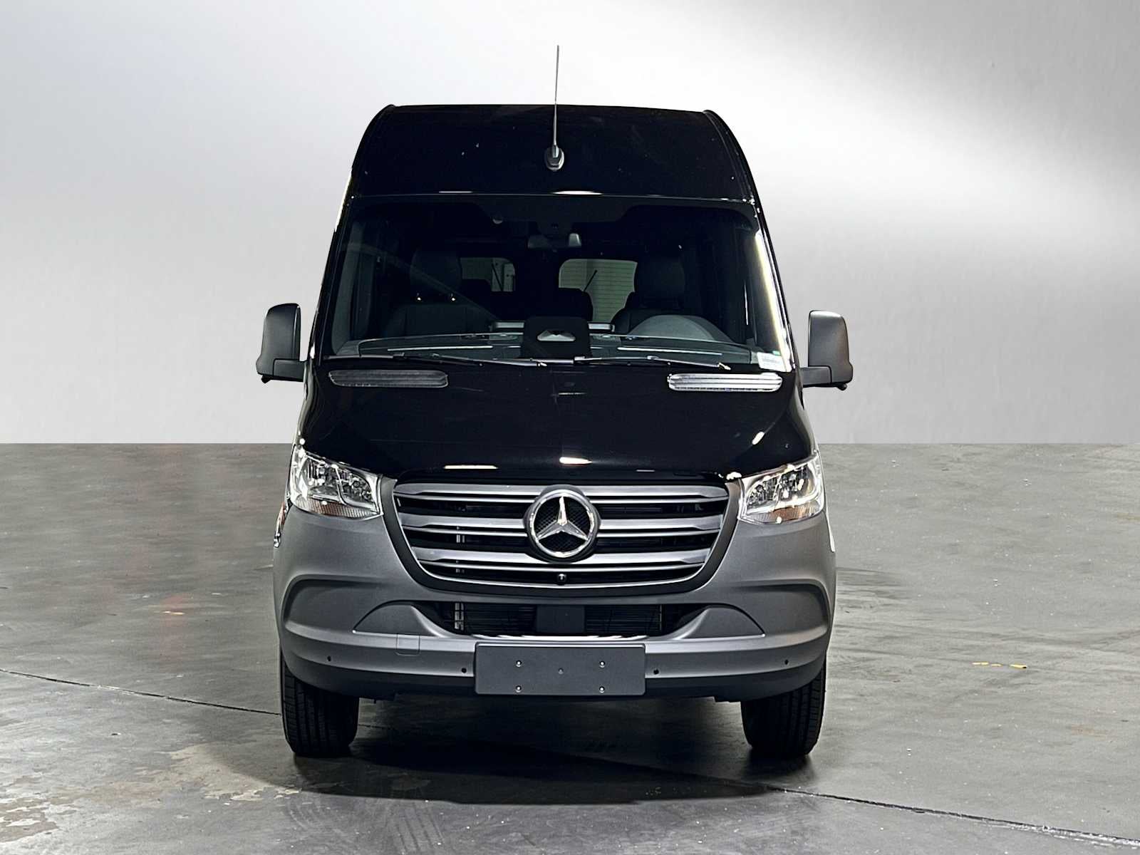 2025 Mercedes-Benz Sprinter Passenger Van 2500 Standard Roof I4 Diesel HO 144" RWD