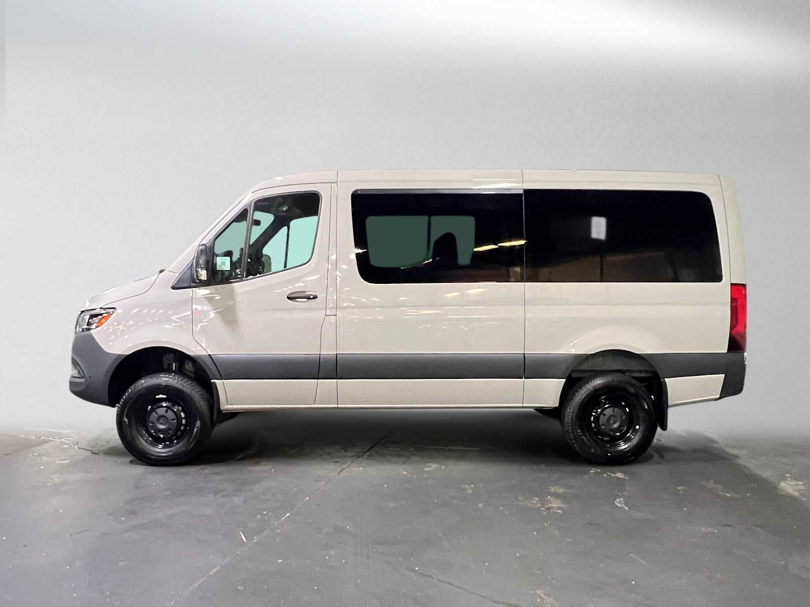 2026 Mercedes-Benz Sprinter Passenger 2500 Standard Roof I4 Diesel HO 144 AWD