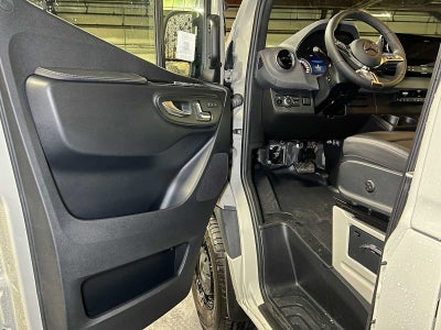 2026 Mercedes-Benz Sprinter Passenger 2500 Standard Roof I4 Diesel HO 144 AWD