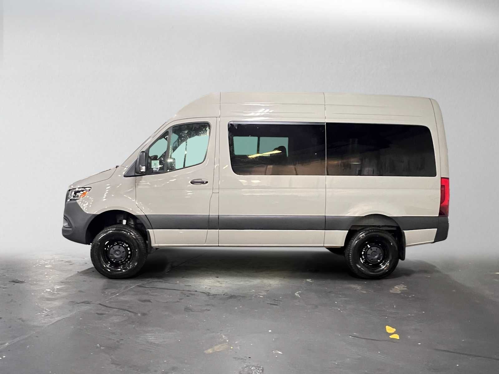 2026 Mercedes-Benz Sprinter Passenger 2500 Standard Roof I4 Diesel HO 144 AWD