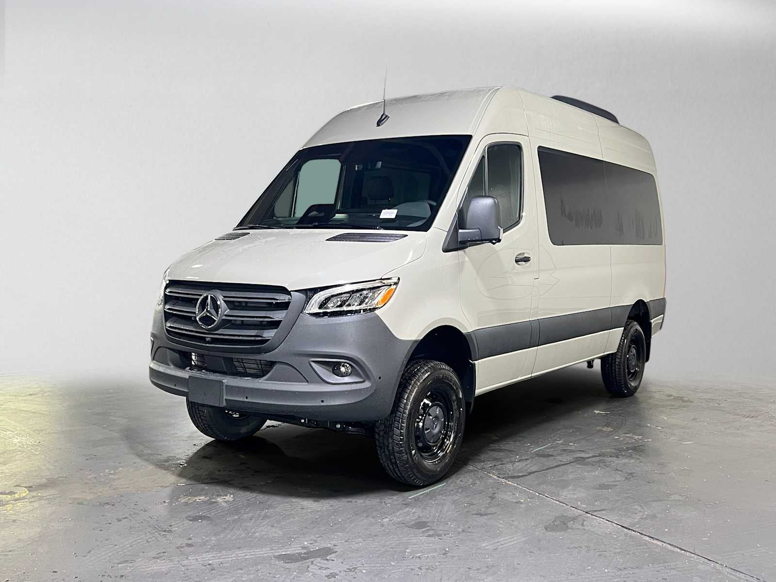 2026 Mercedes-Benz Sprinter Passenger 2500 Standard Roof I4 Diesel HO 144 AWD