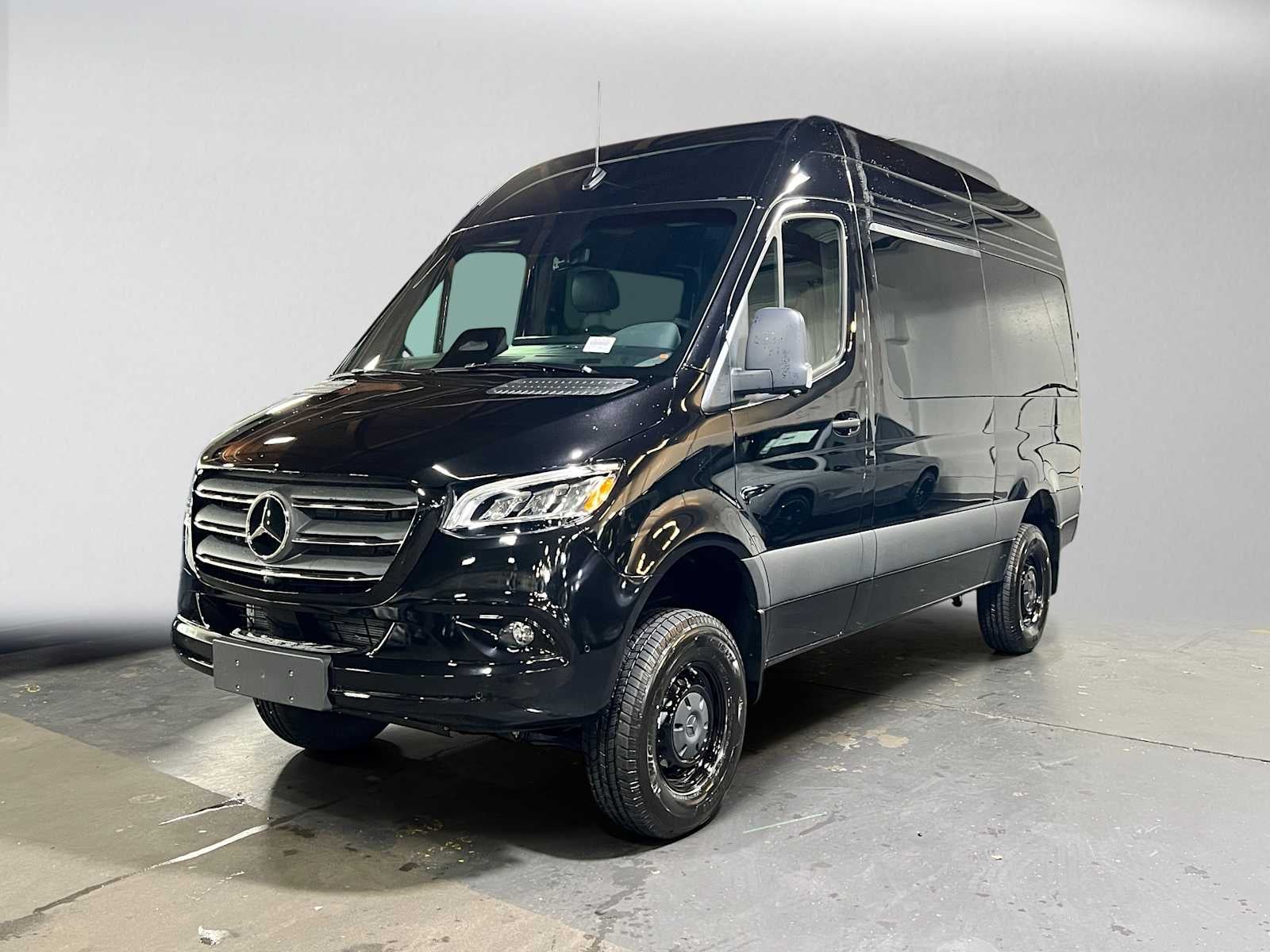 2026 Mercedes-Benz Sprinter Passenger Van 2500 Standard Roof I4 Diesel HO 144 AWD