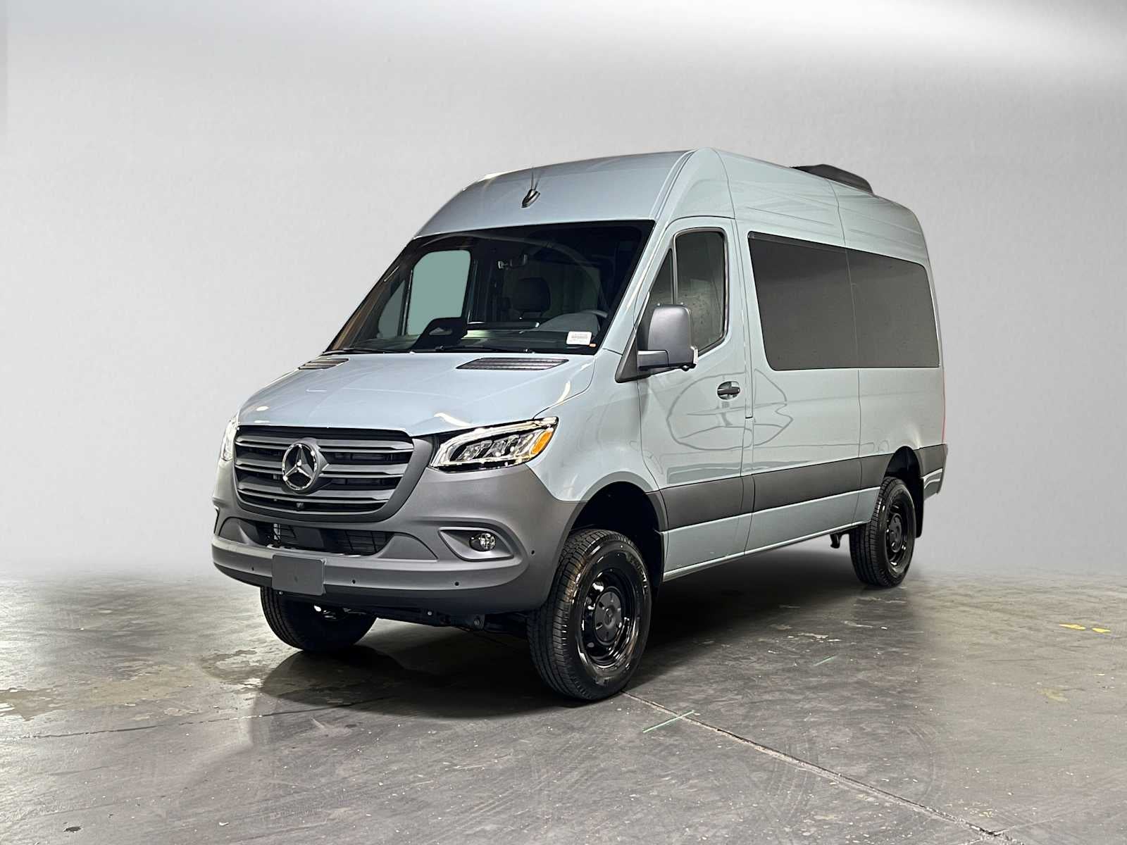 2026 Mercedes-Benz Sprinter Passenger Van 2500 Standard Roof I4 Diesel HO 144 AWD